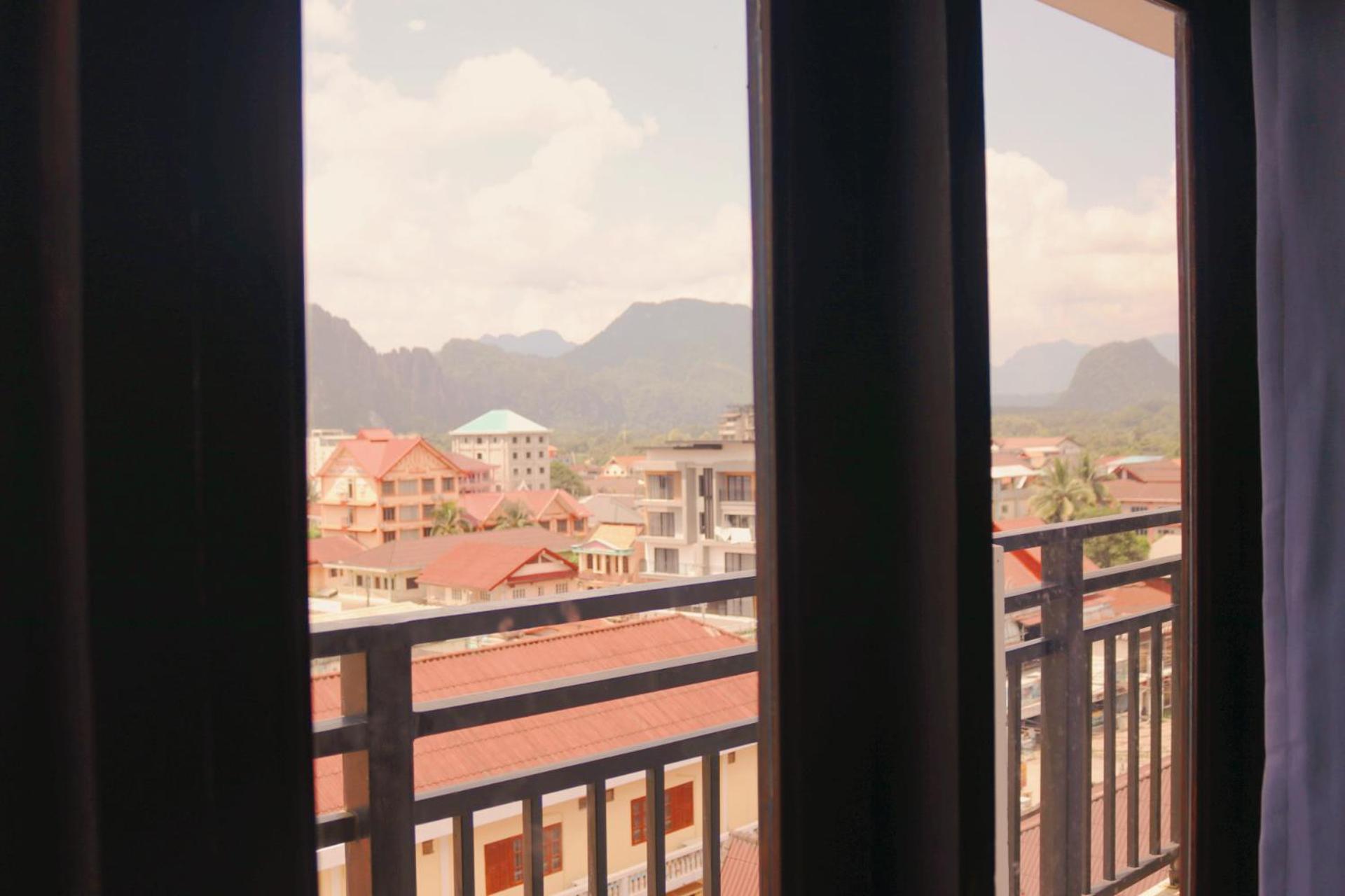 Vang Vieng Consiana Hotel Exterior photo